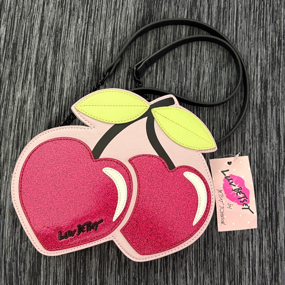 🍒 Betsey Johnson Cherry LBBRYN Crossbody Purse. New with tags!